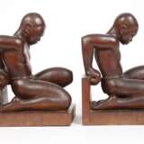 Paar figürliche Buchstützen - photo 5