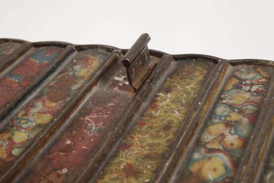 Außergewöhnliche Blechdose - photo 4 Außergewöhnliche Blechdose - photo 4