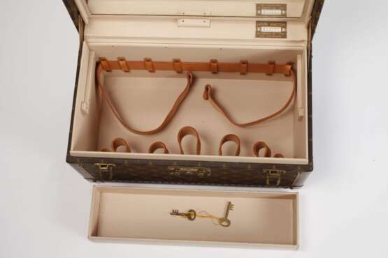 Louis Vuitton Kosmetikkoffer - фото 3