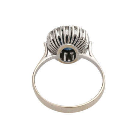Ring mit großem Saphir und Brillanten - фото 4