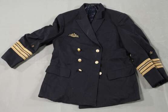 Seemannskoffer mit Marineuniform - photo 5