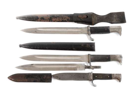 Zwei Bajonette und HJ-Messer - Foto 1 Zwei Bajonette und HJ-Messer - Foto 1
