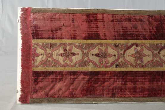 Langes Ambotuch mit Brokatstickerei - photo 2 Langes Ambotuch mit Brokatstickerei - photo 2