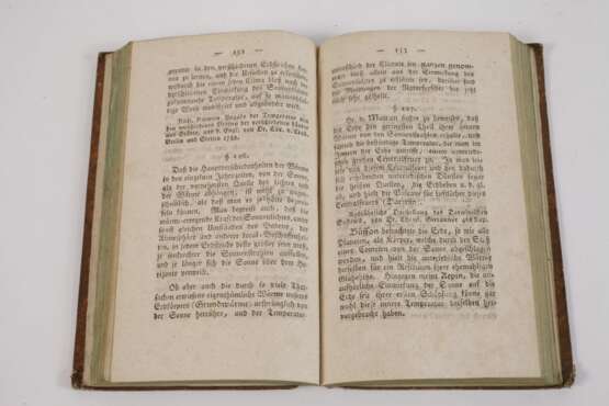 Lehrbuch über die physische Astronomie - photo 3