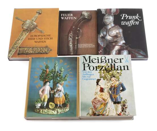 Konvolut Fachliteratur Waffen und Porzellan - Foto 1