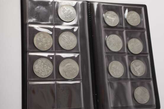 Konvolut Silberunzen, -medaillen und -münzen - фото 2 Konvolut Silberunzen, -medaillen und -münzen - фото 2