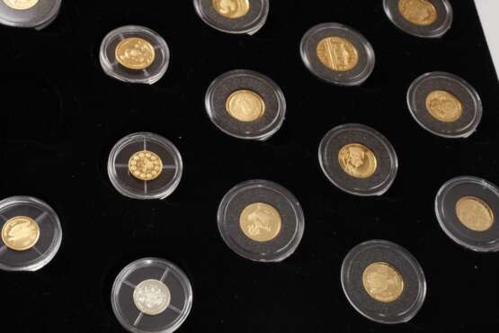 Konvolut Miniatur-Goldmünzen und -medaillen - Foto 3 Konvolut Miniatur-Goldmünzen und -medaillen - Foto 3