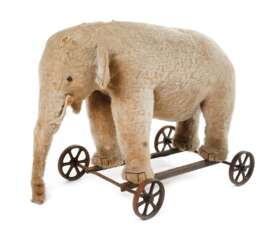 Früher Steiff Elefant als Zugtier