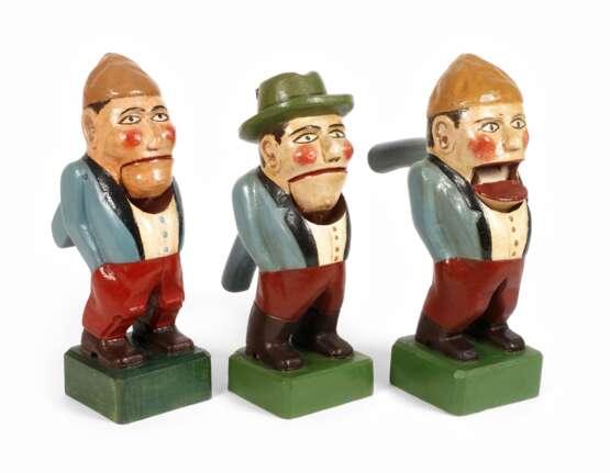 Drei Nussknacker als Deutscher Michel - photo 1 Drei Nussknacker als Deutscher Michel - photo 1