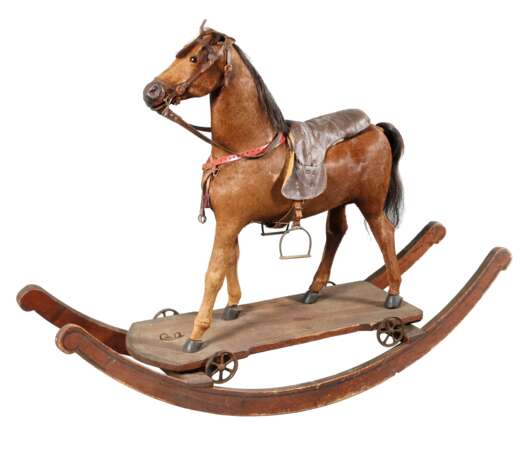 Pferd als Reittier auf Rädern mit Wippe - photo 1