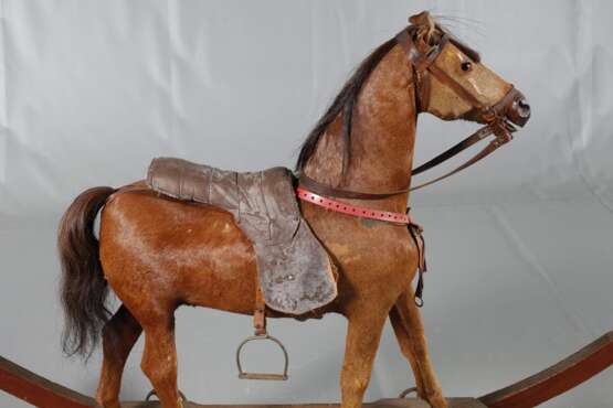 Pferd als Reittier auf Rädern mit Wippe - photo 4