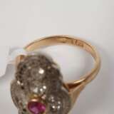 Prächtiger Ring mit Diamanten und Rubin - Foto 4