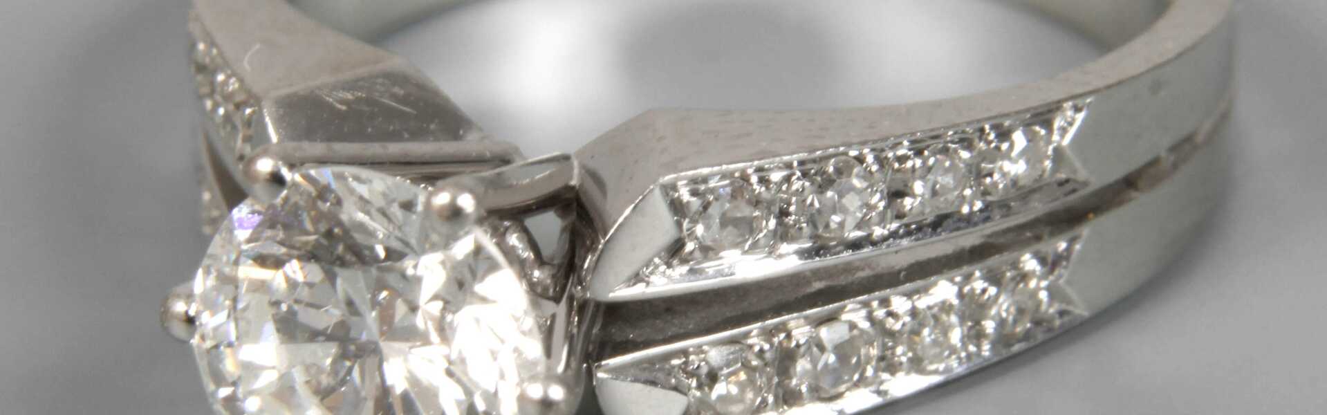 Damenring mit Brillanten von 1,03 ct Damenring mit Brillanten von 1,03 ct