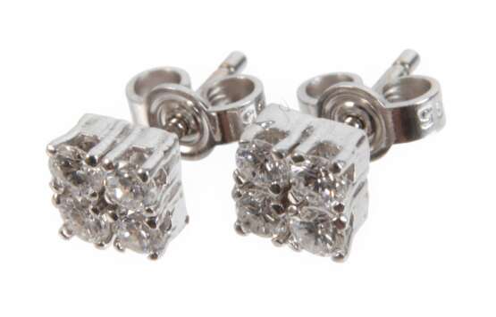 Paar Ohrstecker mit Brillanten - photo 1 Paar Ohrstecker mit Brillanten - photo 1
