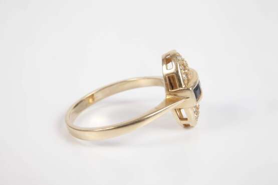 Damenring mit Saphiren und Diamanten - photo 2 Damenring mit Saphiren und Diamanten - photo 2
