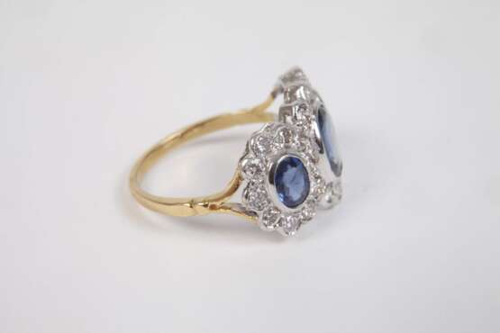 Feiner Damenring mit Saphiren und Brillanten - фото 2