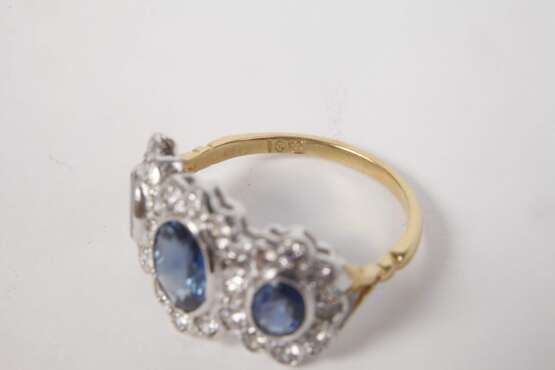 Feiner Damenring mit Saphiren und Brillanten - фото 3
