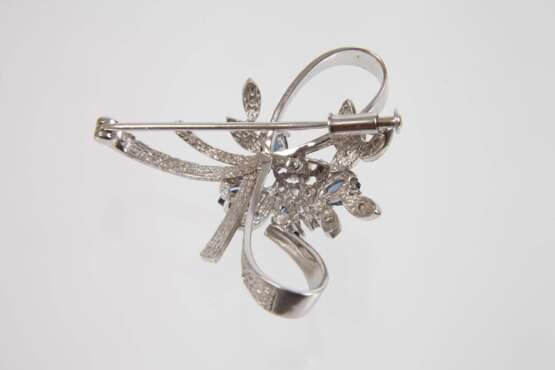 Schleifenbrosche mit Brillanten und Saphiren - Foto 3 Schleifenbrosche mit Brillanten und Saphiren - Foto 3