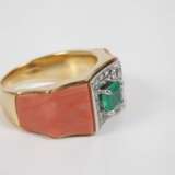 Damenring mit Koralle, Brillanten und Smaragd - Foto 2