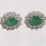Paar Ohrstecker mit Smaragden und Brillanten - Foto 2