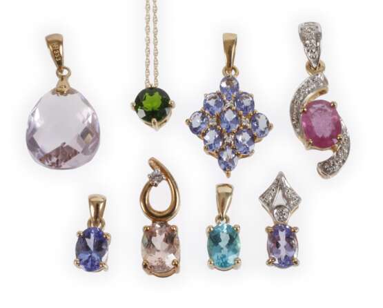 Konvolut Anhänger mit Steinbesatz - photo 1