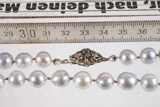 Hellgraue Perlenkette - photo 2 Hellgraue Perlenkette - photo 2