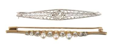Zwei Broschen mit Diamanten und Perlen 