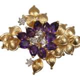 Blütenbrosche mit Amethysten und Brillanten - фото 1