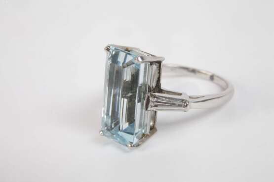 Hochwertiger Ring mit Aquamarin und Diamanten - Foto 2