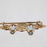 Zarte Brosche mit Brillanten und Steinbesatz - photo 2