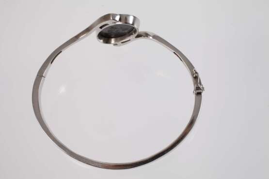 Eleganter Armreif mit Edelopal und Diamanten - фото 4