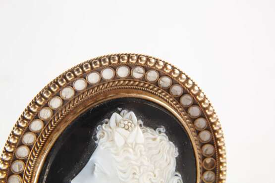 Brosche mit Kamee - фото 3 Brosche mit Kamee - фото 3
