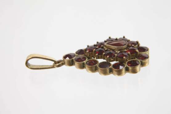 Anhänger mit Granatbesatz - photo 2