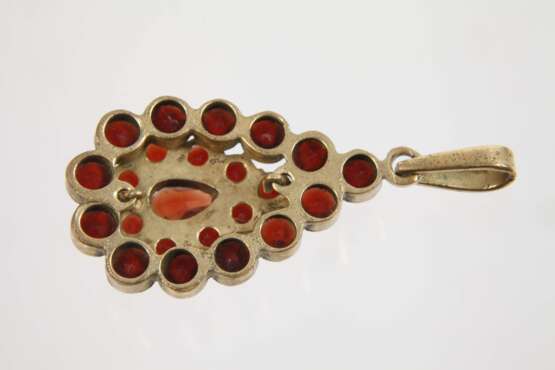 Anhänger mit Granatbesatz - photo 3