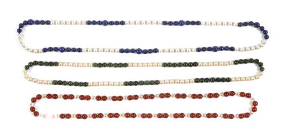 Konvolut Ketten mit Schmucksteinen und Perlen - фото 1 Konvolut Ketten mit Schmucksteinen und Perlen - фото 1