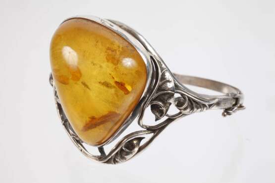 Zwei Schmuckteile mit Bernsteinbesatz - photo 4 Zwei Schmuckteile mit Bernsteinbesatz - photo 4