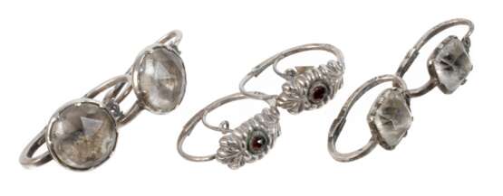 Drei Paar Biedermeier-Ohrringe - photo 1 Drei Paar Biedermeier-Ohrringe - photo 1