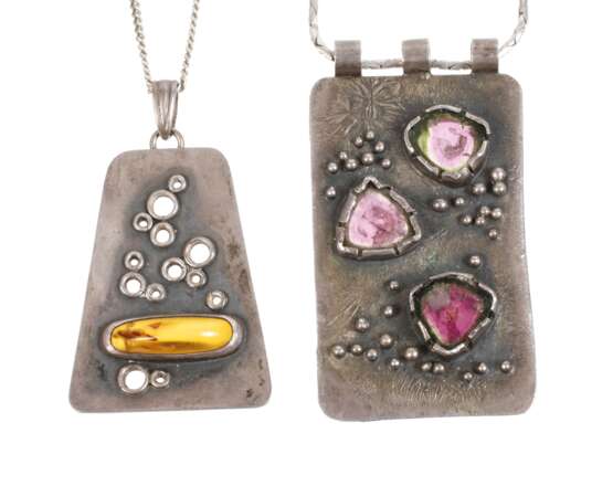 Zwei Designanhänger - photo 1 Zwei Designanhänger - photo 1