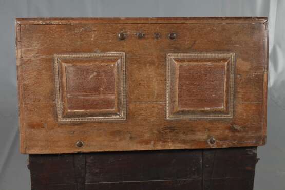 Kleine Renaissancetruhe - photo 5