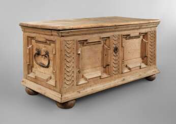 Flachdeckeltruhe barock