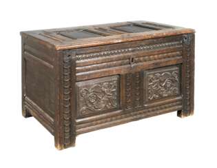 Flachdeckeltruhe barock