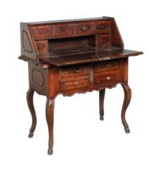 Kleines barockes Schreibmöbel