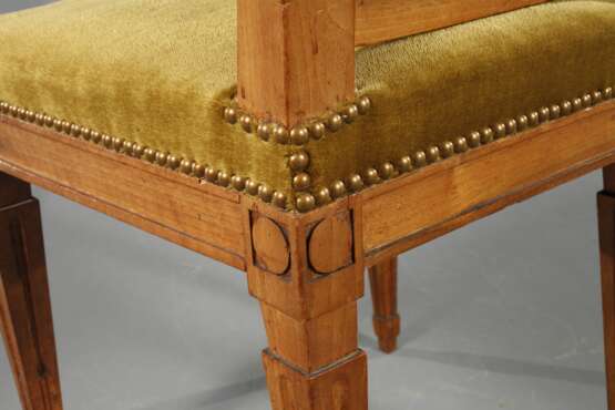 Vier Stühle und zwei Hocker Klassizismus - фото 5 Vier Stühle und zwei Hocker Klassizismus - фото 5