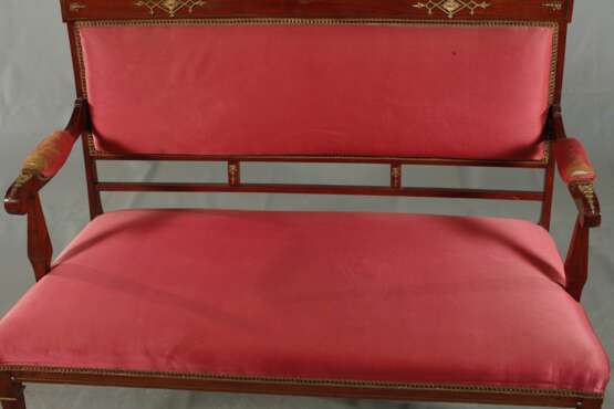 Klassizistische Sitzgruppe - photo 3 Klassizistische Sitzgruppe - photo 3