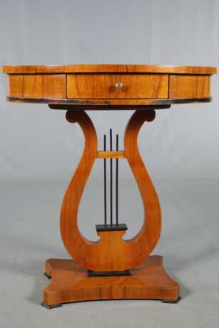 Kleiner Lyratisch Biedermeier - фото 2