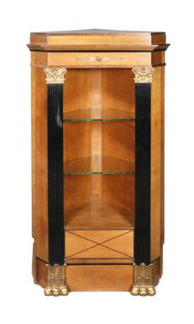 Ecketagere im klassizistischen Stil - фото 1