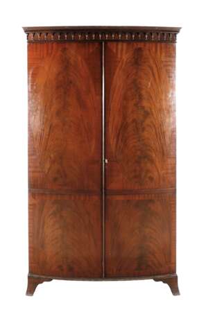 Wäscheschrank im Empirestil - photo 1