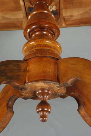 Intarsierter Beistelltisch - Foto 5