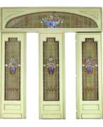 Verschiedene Antiquitäten. Große Jugendstiltür Bleiglas