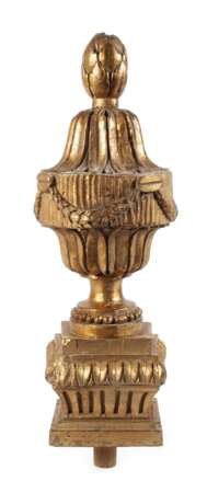 Klassizistische Amphore mit Sockel - фото 1